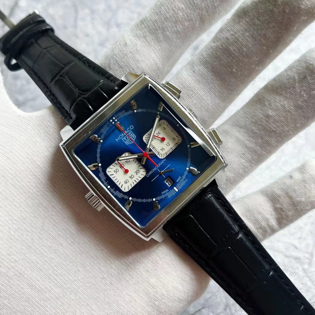 TAG Heuer Monaco Chronographe – Légende du Sport Automobile